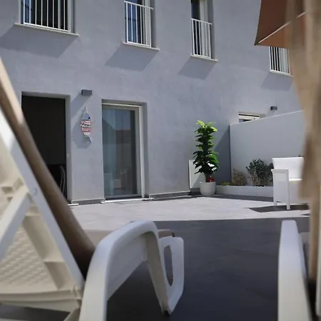 Domus Levante Apartment Bari